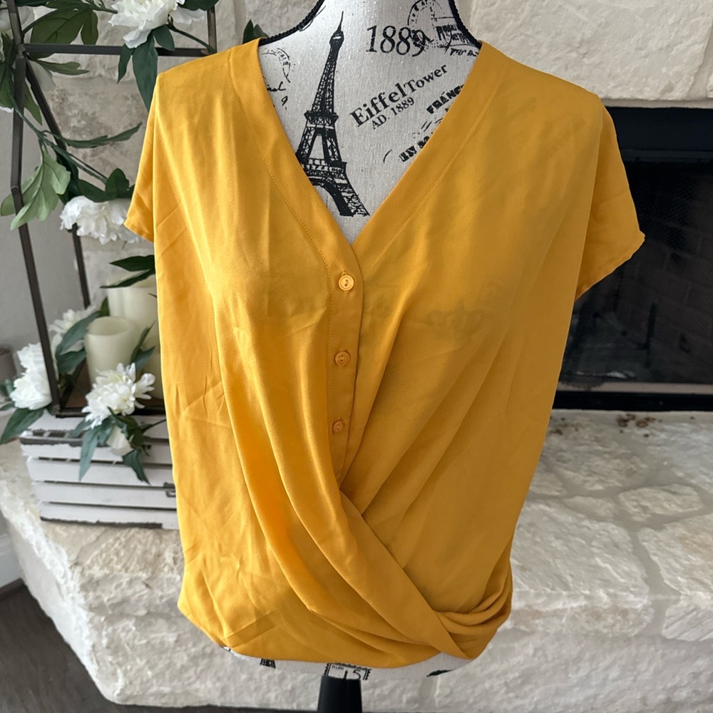 NWOT lush cross front top